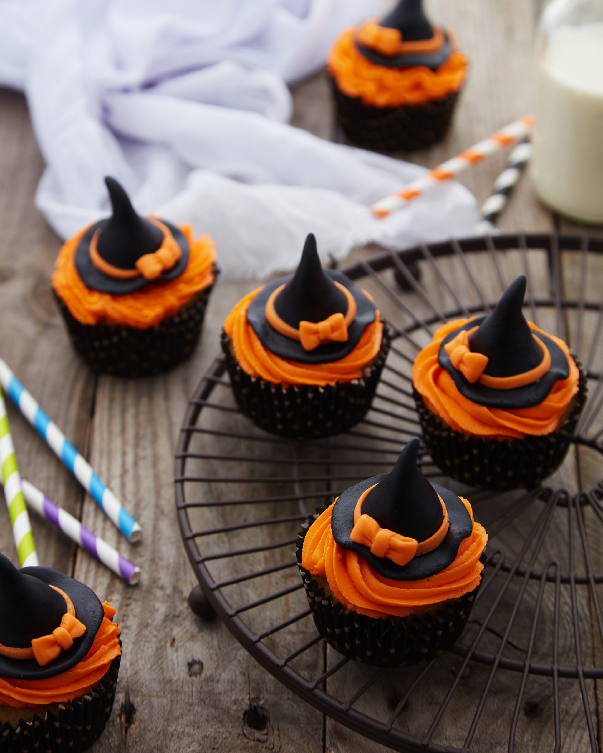 Pumpkin Carrot Halloween Cupcake - QL Kitchen